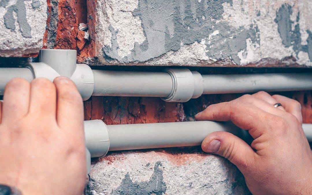 Mounting water pipes
